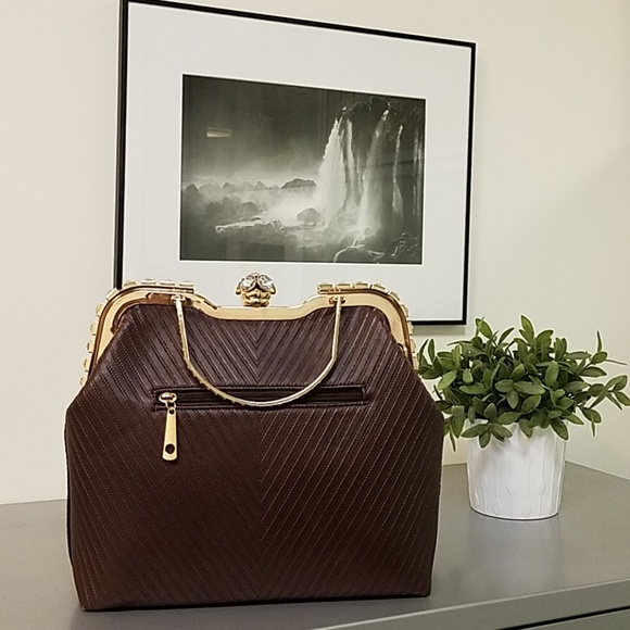 Beautiful Handbag Purse - Picture 2 of 7